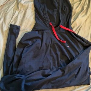 Tommy Hilfiger long sleeve hooded. Size men’s xl